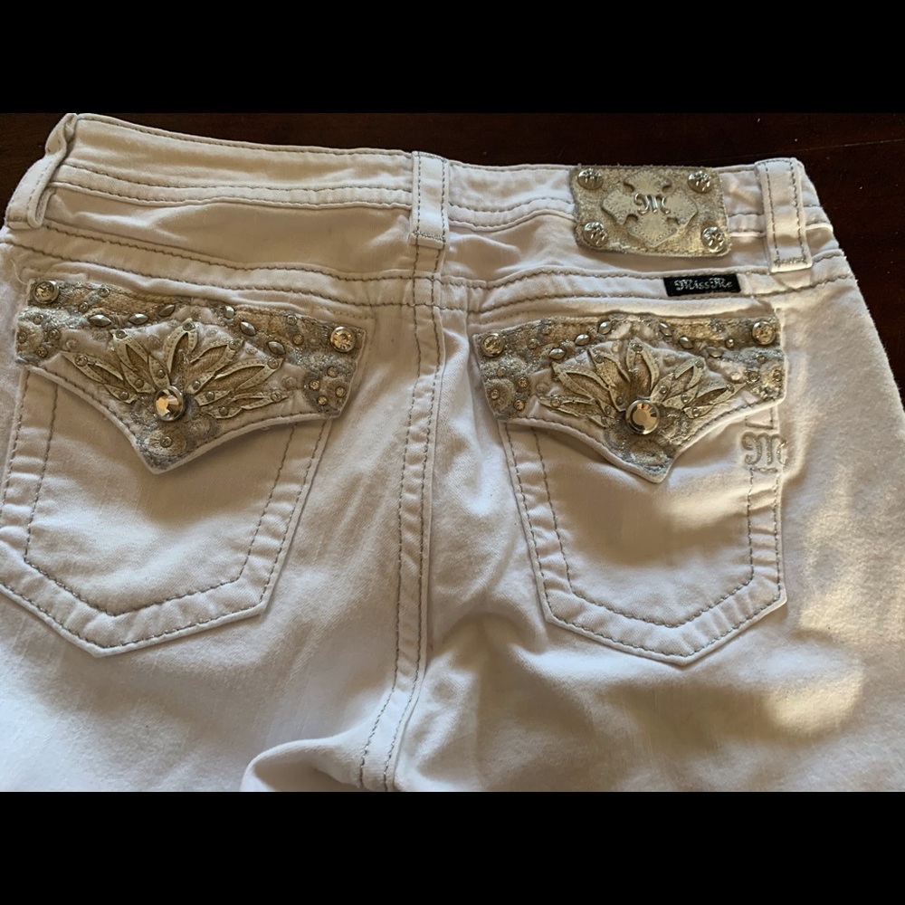 Miss Me Sz 29 White Capri Jeans